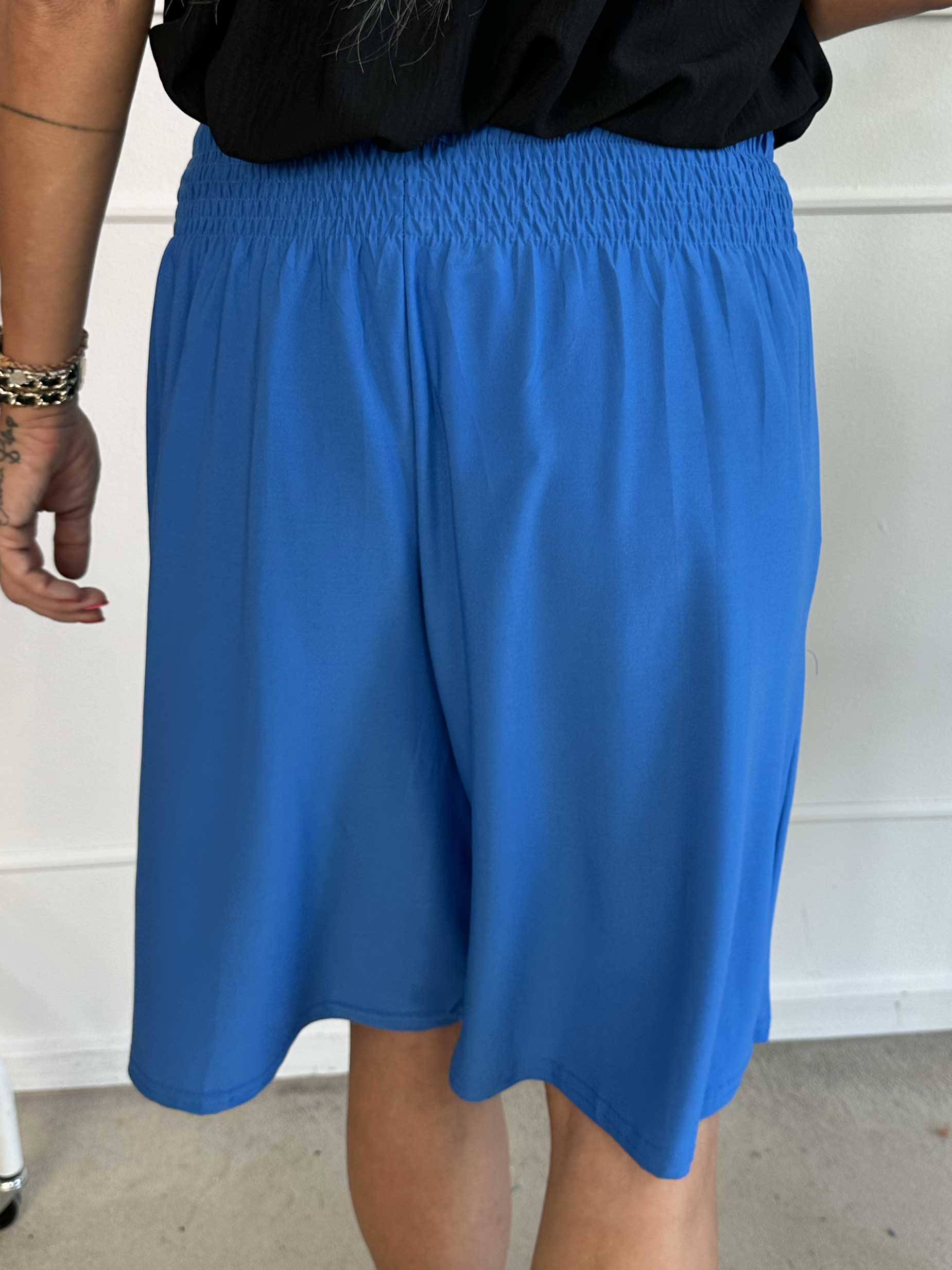 Pams Plain Short Knickers - Shorts i elastiskt tyg med resårkant